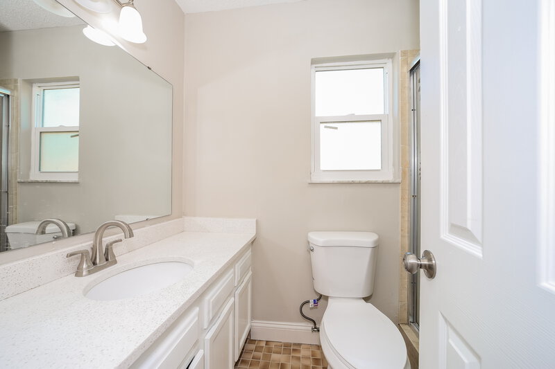 2,550/Mo, 3127 Watson Dr S Jacksonville, FL 32257 Main Bathroom View