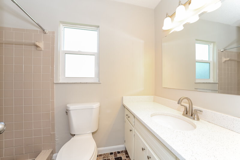 2,550/Mo, 3127 Watson Dr S Jacksonville, FL 32257 Bathroom View