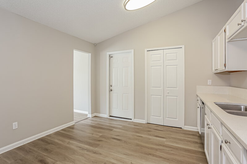 1,955/Mo, 8359 Three Creeks Blvd Jacksonville, FL 32220 Kitchen View