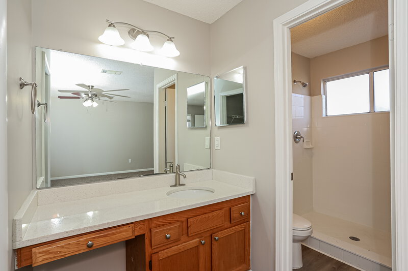 1,955/Mo, 8359 Three Creeks Blvd Jacksonville, FL 32220 Main Bathroom View