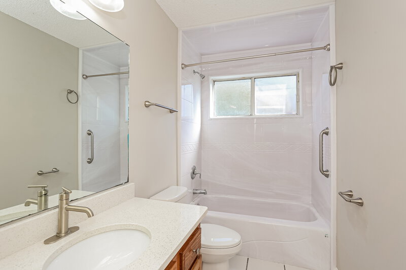 1,955/Mo, 8359 Three Creeks Blvd Jacksonville, FL 32220 Bathroom View