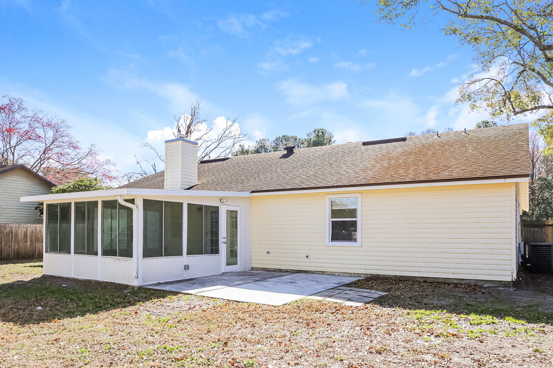 1,955/Mo, 8359 Three Creeks Blvd Jacksonville, FL 32220 Rear View