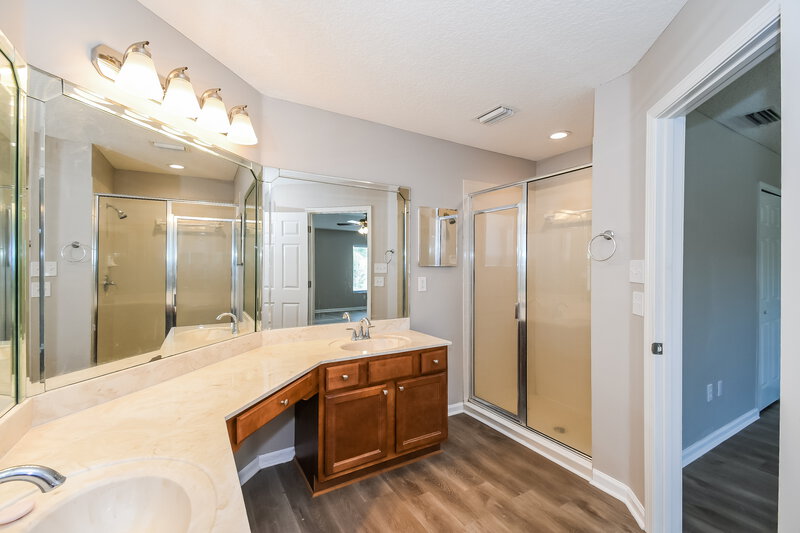 2,250/Mo, 6360 Spring Hollow Ct Jacksonville, FL 32218 Main Bathroom View
