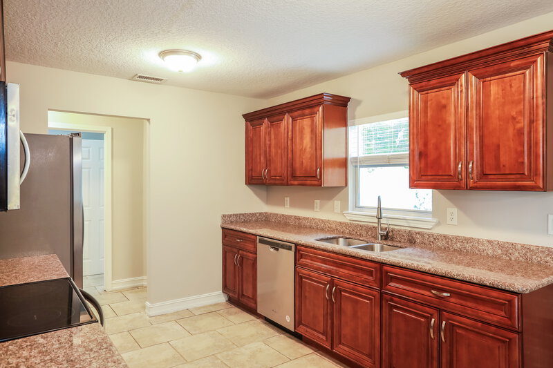 2,315/Mo, 8106 Byrd Landing Ct Jacksonville, FL 32244 Kitchen View 2