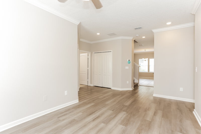 2,435/Mo, 9040 Marsden St Jacksonville, FL 32211 Living Room View 3
