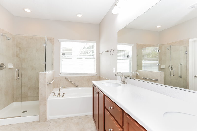 2,435/Mo, 9040 Marsden St Jacksonville, FL 32211 Main Bathroom View