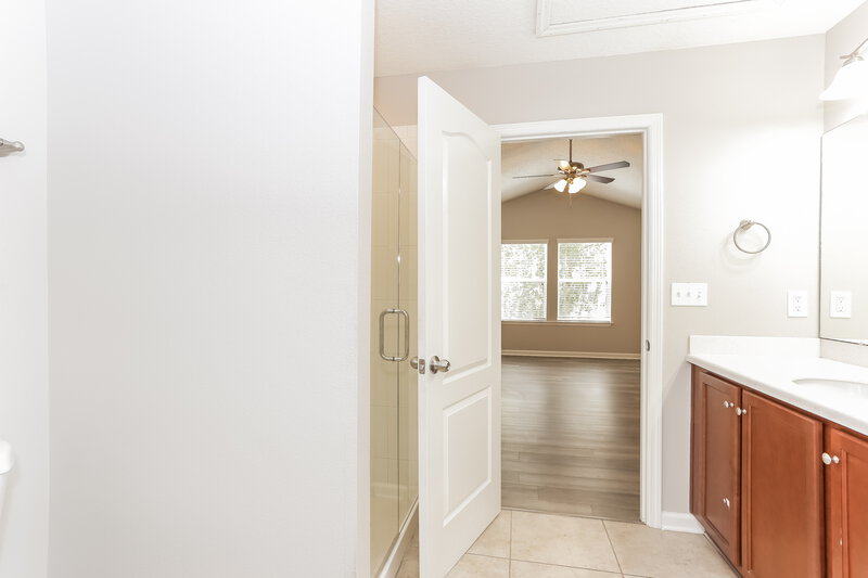 2,435/Mo, 9040 Marsden St Jacksonville, FL 32211 Main Bathroom View 2