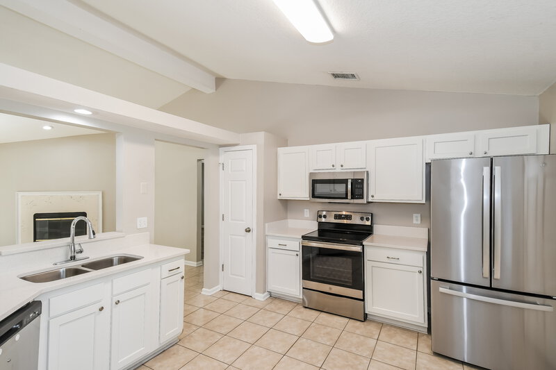 2,360/Mo, 874 Long Lake Dr Jacksonville, FL 32225 Kitchen View 2