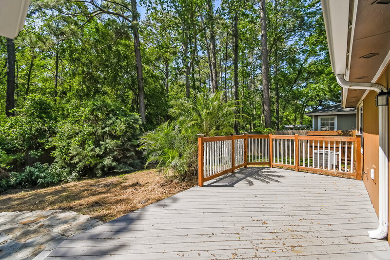 2,360/Mo, 874 Long Lake Dr Jacksonville, FL 32225 Deck View