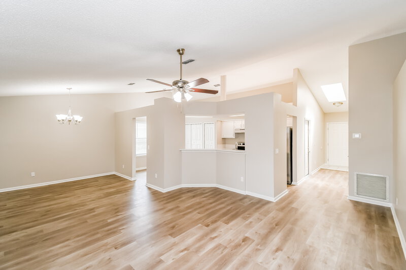 1,800/Mo, 8431 Moss Pointe Trl N Jacksonville, FL 32244 Living Room View