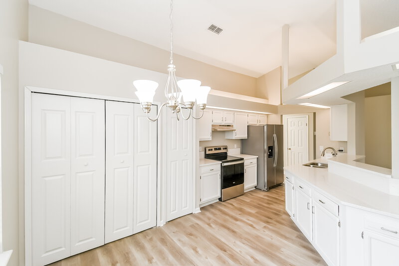 1,800/Mo, 8431 Moss Pointe Trl N Jacksonville, FL 32244 Dining Room View