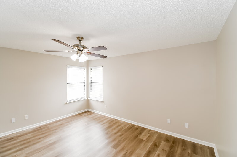 1,800/Mo, 8431 Moss Pointe Trl N Jacksonville, FL 32244 Main Bedroom View 2