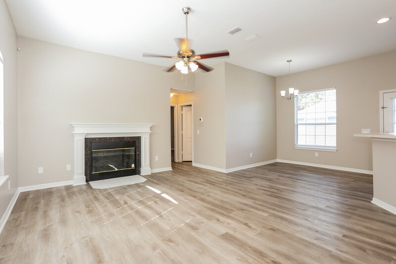 1,945/Mo, 213 Park Ave Hastings, FL 32145 Misc View 2