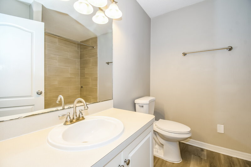 1,740/Mo, 213 Park Ave Hastings, FL 32145 Bathroom View 2