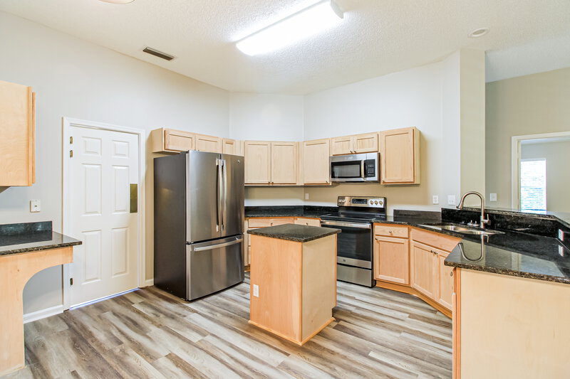 4,020/Mo, 5671 Ribbon Rose Dr Jacksonville, FL 32258 Kitchen View