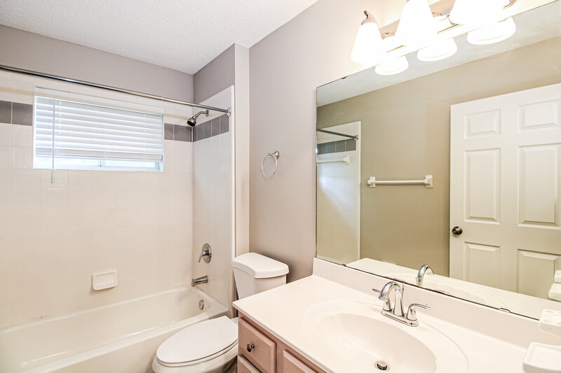 4,020/Mo, 5671 Ribbon Rose Dr Jacksonville, FL 32258 Bathroom View