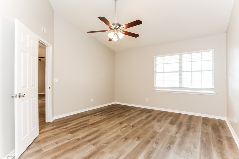 1,920/Mo, 8181 Loch Lomond Ln # 1 Jacksonville, FL 32244 Main Bedroom View 2