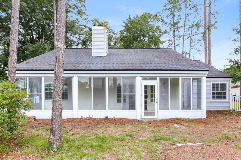 1,920/Mo, 8181 Loch Lomond Ln # 1 Jacksonville, FL 32244 Rear View