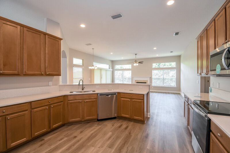 2,670/Mo, 672 Mandy Oaks Dr Jacksonville, FL 32220 Kitchen View