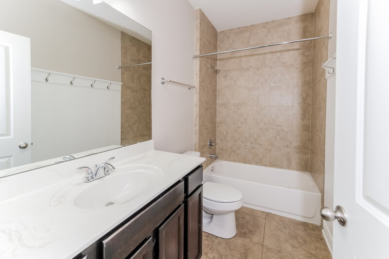 2,550/Mo, 4475 Quail Hollow Rd Orange Park, FL 32065 Bathroom View 2