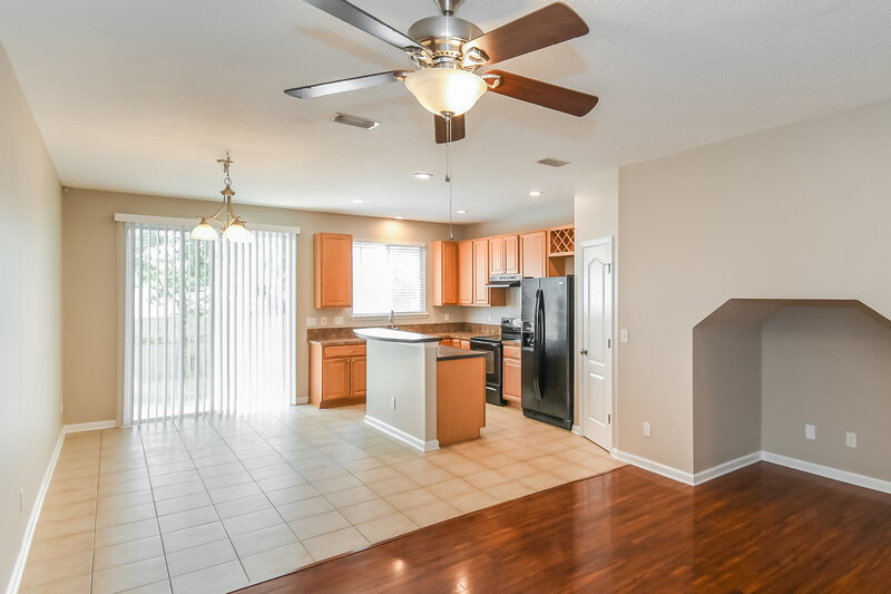1,600/Mo, 2326 Sunset Bluff Dr Jacksonville, FL 32216 Living Room View 3