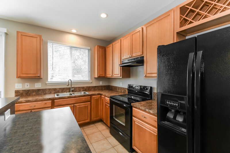 1,600/Mo, 2326 Sunset Bluff Dr Jacksonville, FL 32216 Kitchen View 3