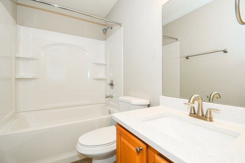 1,725/Mo, 2326 Sunset Bluff Dr Jacksonville, FL 32216 Bathroom View
