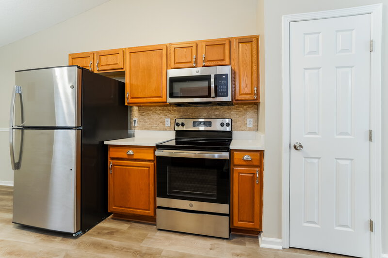 1,780/Mo, 571 Charles Pinckney St Orange Park, FL 32073 Kitchen View 2