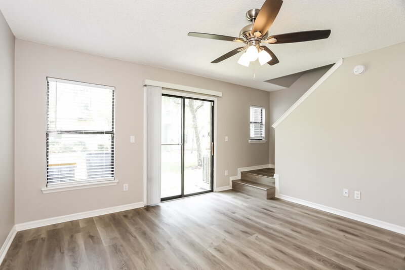 1,655/Mo, 10621 Academy Park Dr Jacksonville, FL 32218 Living Room View