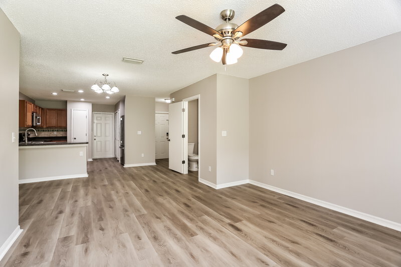 1,655/Mo, 10621 Academy Park Dr Jacksonville, FL 32218 Living Room View 2