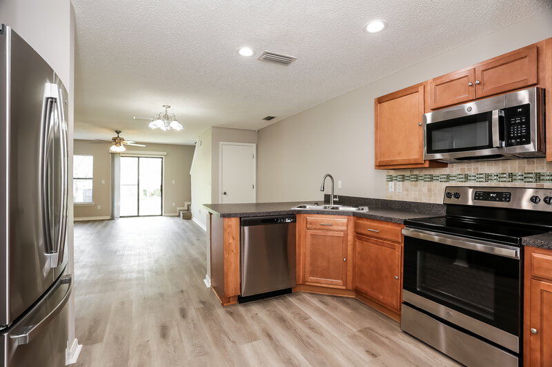 1,655/Mo, 10621 Academy Park Dr Jacksonville, FL 32218 Kitchen View