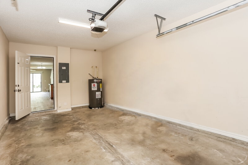 1,655/Mo, 10621 Academy Park Dr Jacksonville, FL 32218 Garage View