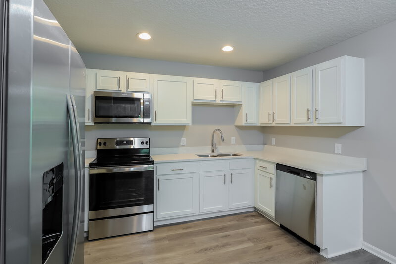 2,210/Mo, 4065 Dalry Dr Jacksonville, FL 32246 Kitchen View 2