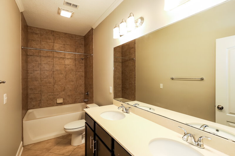 2,717/Mo, 2171 Club Lake Dr Orange Park, FL 32065 Bathroom View