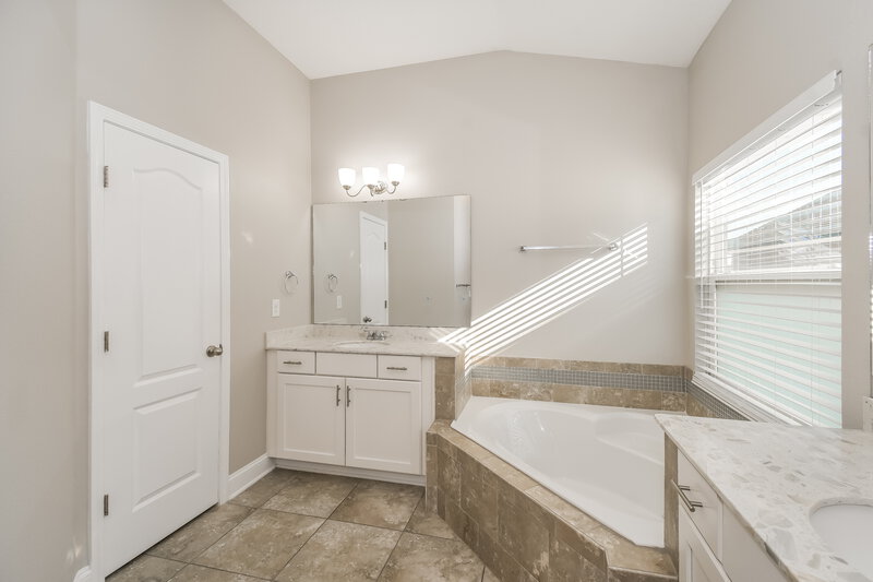 2,680/Mo, 151 Providence Dr Saint Augustine, FL 32092 Main Bathroom View 2