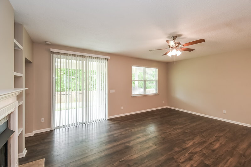 2,210/Mo, 113 Kings Manor Ct Saint Augustine, FL 32086 Living Room View