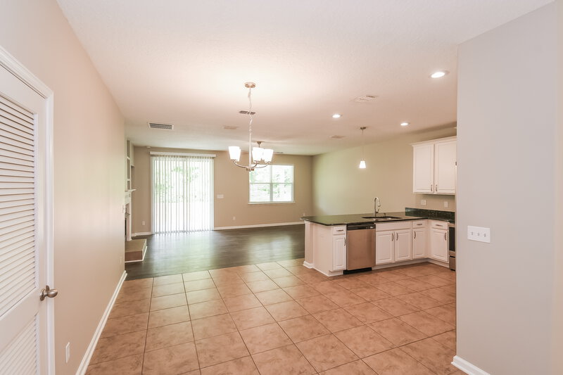 2,210/Mo, 113 Kings Manor Ct Saint Augustine, FL 32086 Dining Room View