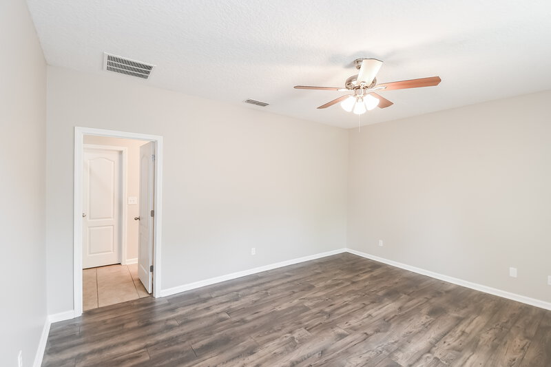 2,210/Mo, 113 Kings Manor Ct Saint Augustine, FL 32086 Main Bedroom View 2