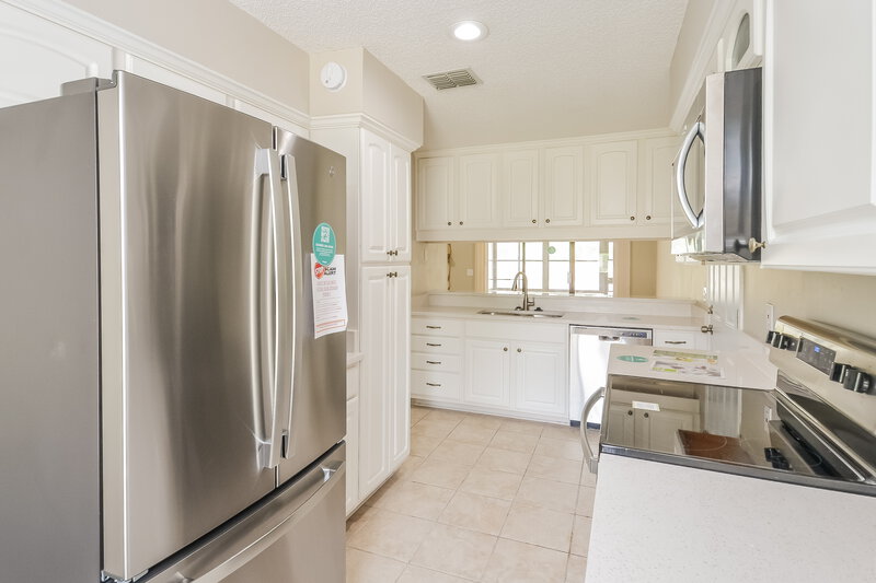 2,510/Mo, 4137 Rollingwood Ct Jacksonville, FL 32257 Kitchen View