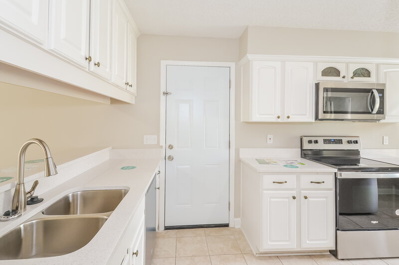 2,510/Mo, 4137 Rollingwood Ct Jacksonville, FL 32257 Kitchen View 2
