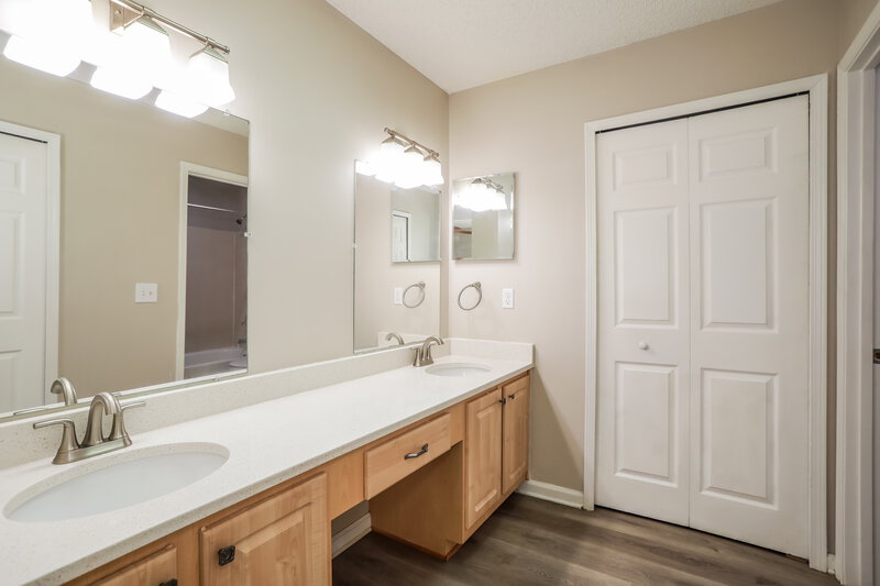1,855/Mo, 4137 Rollingwood Ct Jacksonville, FL 32257 Main Bathroom View