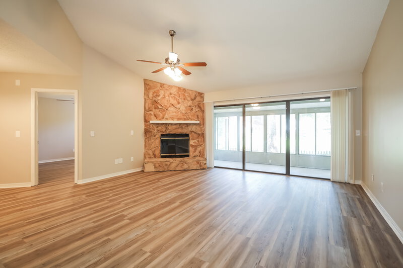 2,015/Mo, 11259 Thomaston Pl Jacksonville, FL 32257 Living Room View