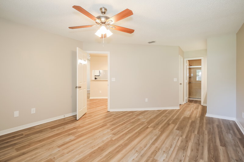 2,015/Mo, 11259 Thomaston Pl Jacksonville, FL 32257 Main Bedroom View 2
