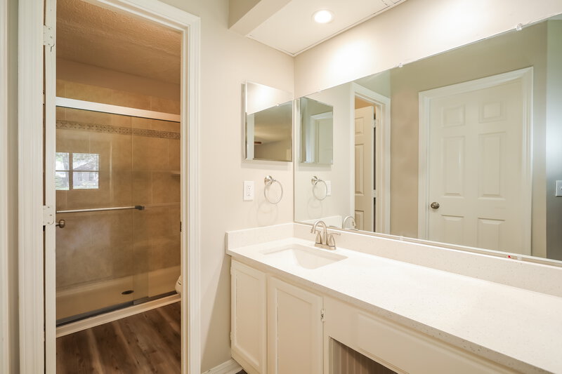 2,015/Mo, 11259 Thomaston Pl Jacksonville, FL 32257 Main Bathroom View
