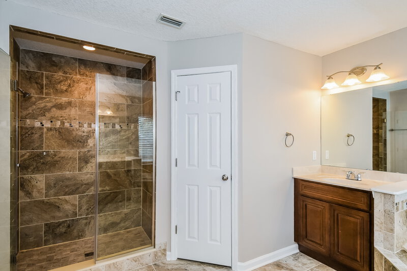 3,330/Mo, 12363 Guava Ct Jacksonville, FL 32225 Main Bathroom View 2