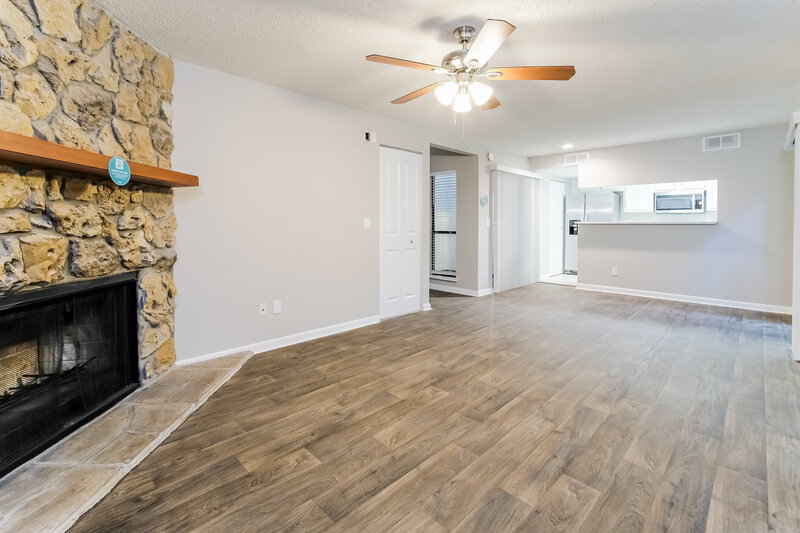 1,945/Mo, 6911 Coleus Ct Jacksonville, FL 32244 Living Room View