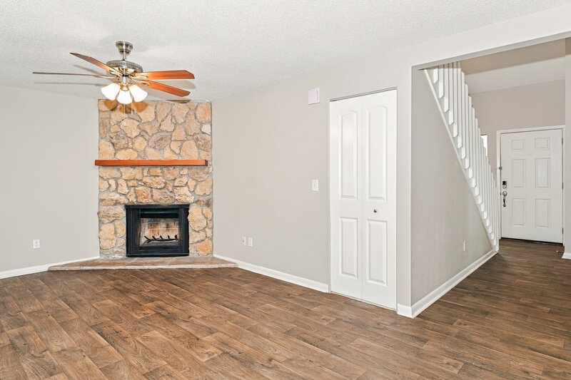 1,965/Mo, 6911 Coleus Ct Jacksonville, FL 32244 Living Room View