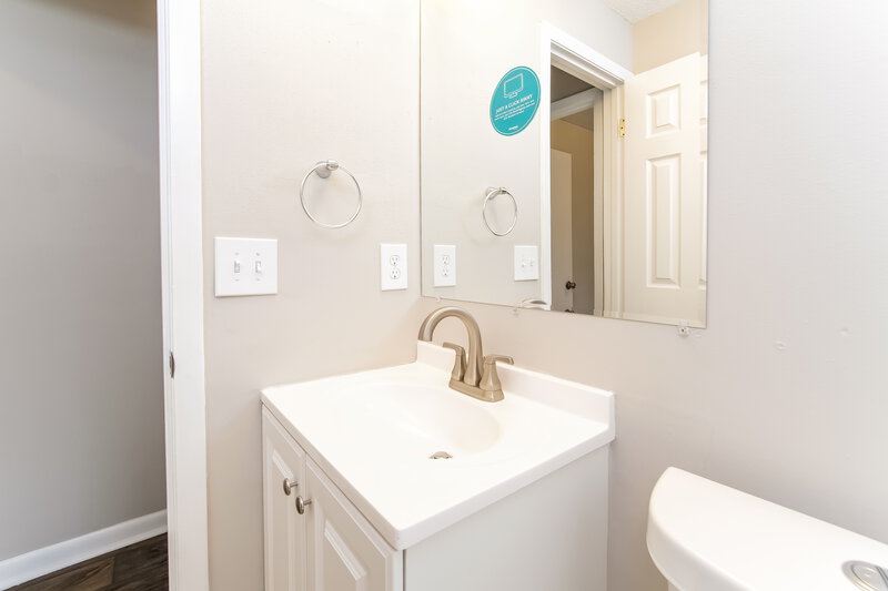1,945/Mo, 6911 Coleus Ct Jacksonville, FL 32244 Bathroom View