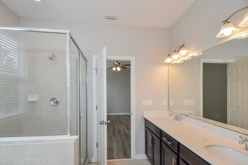 2,855/Mo, 7046 Crispin Cove Dr Jacksonville, FL 32258 Main Bathroom View