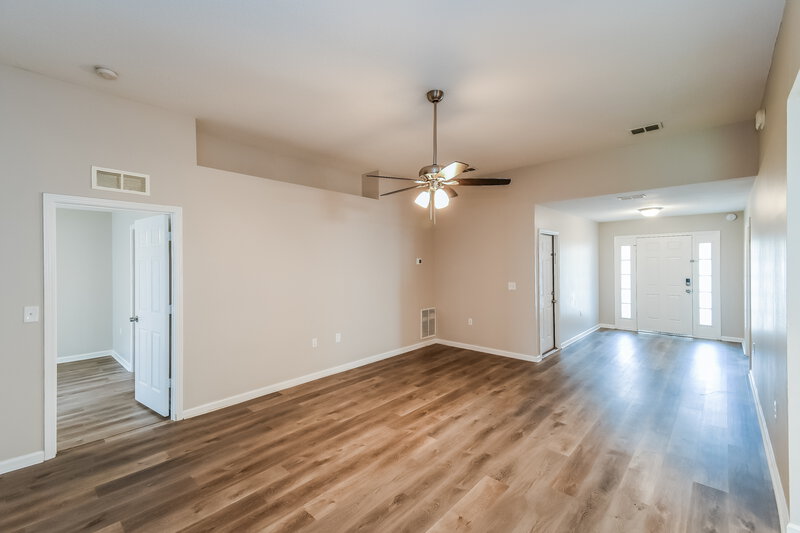 1,665/Mo, 5342 Arlington Rd Jacksonville, FL 32211 Living Room View 2